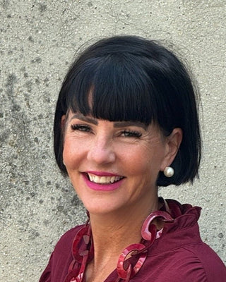 Maroon Resin Linked Chain Necklace - Annie Jack TX